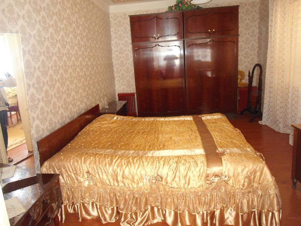 Guest House Darejani Kutaisi Exteriör bild